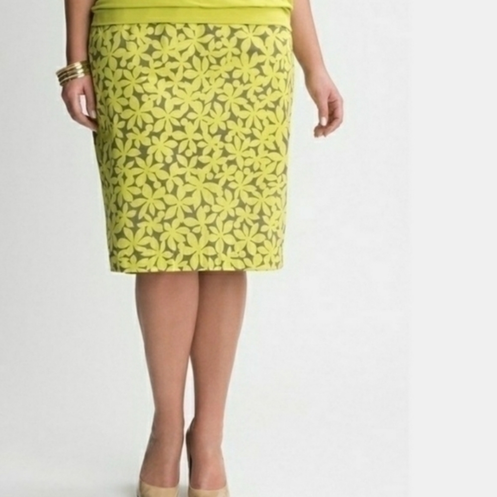 Lane Bryant NWT Women's Yellow‎ Floral Pencil Skirt
